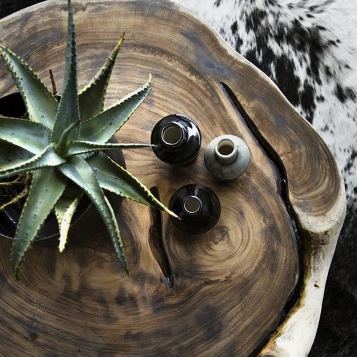 Glorious grain of suar wood | INBALI